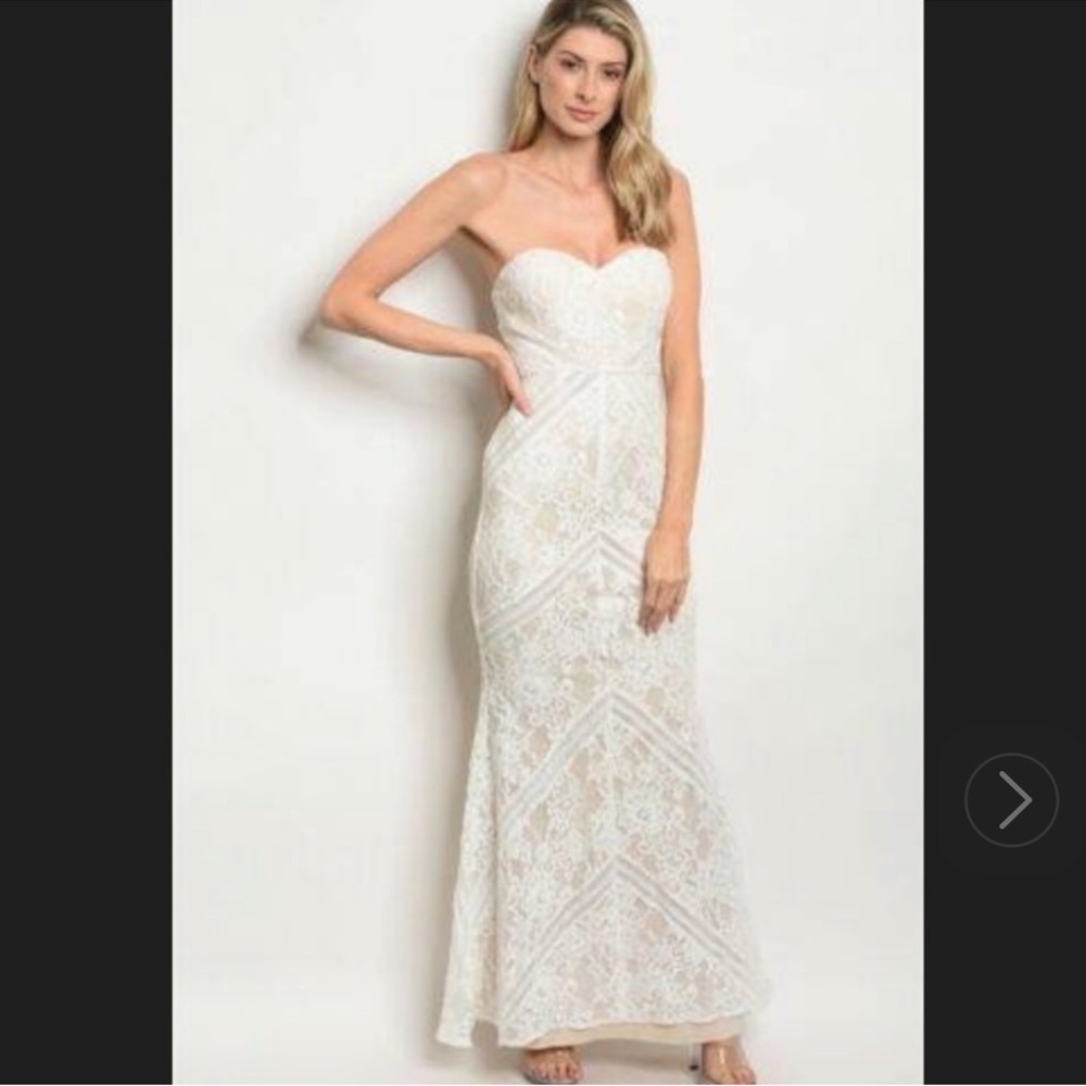 Elegant Strapless Lace Gown